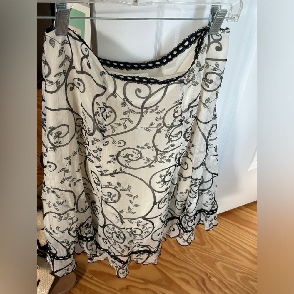 White House Black Market Skirt